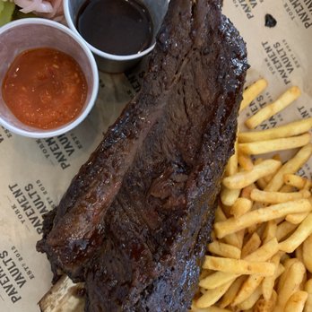 Pavement Vaults - BBQ short rib, fries, sauces -£18 - Pizza Near Me - York, YOR