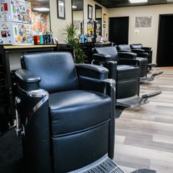 Macho’s Barbershop