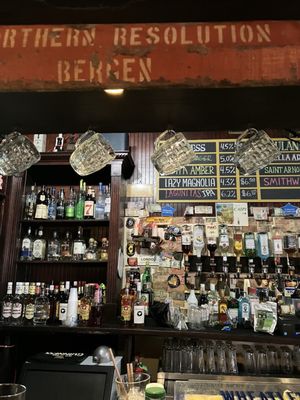 Crown & Anchor English Pub by null