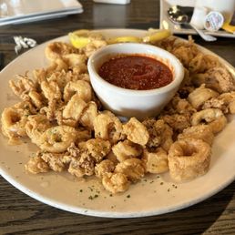 Calamari with marinara sauce