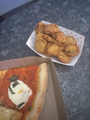 Saucey's Pizza by null