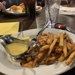 Salmon w hollandaise single fillet w fries  Also, water glass