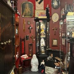 Gray Ghost Antiques & Collectibles