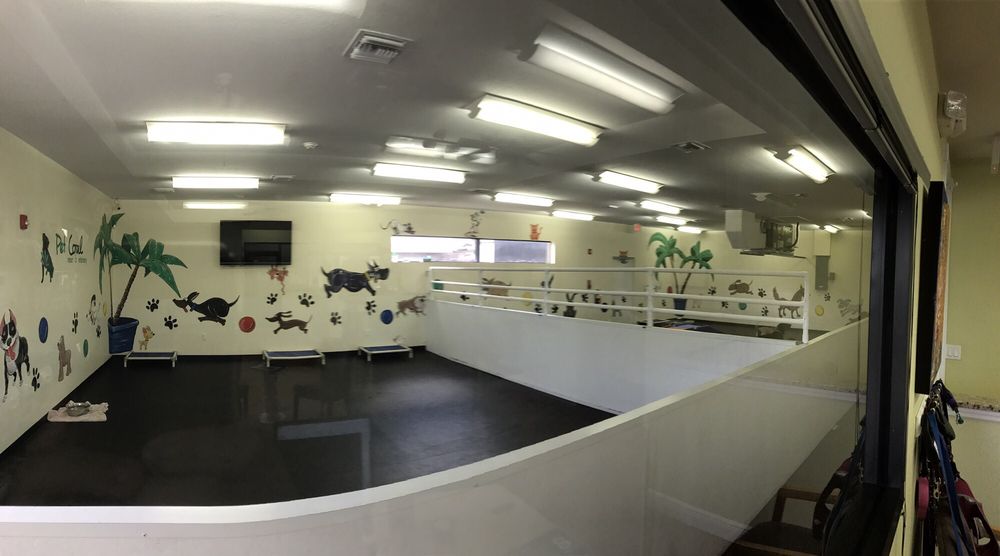 PETCORAL RESORT & VETERINARY 26 Photos & 12 Reviews 924 Del Prado