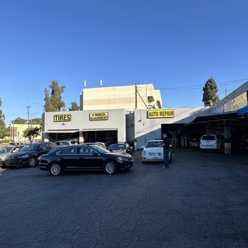 Confidence Auto Center - Exterior - Auto Repair Near Me - La Crescenta, California