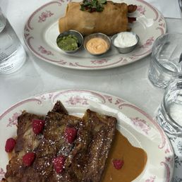 Burrito DULCE DE LECHE FRENCH TOAST. Burrito DULCE DE LECHE FRENCH TOAST.