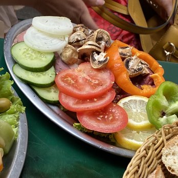 Heureux Comme Alexandre - Meat and veggies for grilled - Fondue Near Me - Paris, 75 Heureux Comme Alexandre - Meat and veggies for grilled - Fondue Near Me - Paris, 75