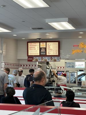 In-N-Out Burger by null