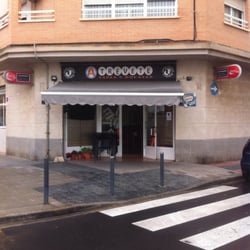 Atrévete Tapas y Bocatas - Vista de la entrada
