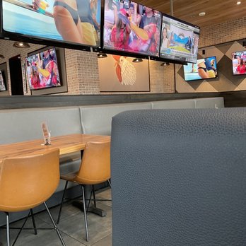 Buffalo Wing Factory - Dining area - Comfort Food Near Me - Leesburg, Virginia Buffalo Wing Factory - Dining area - Comfort Food Near Me - Leesburg, Virginia