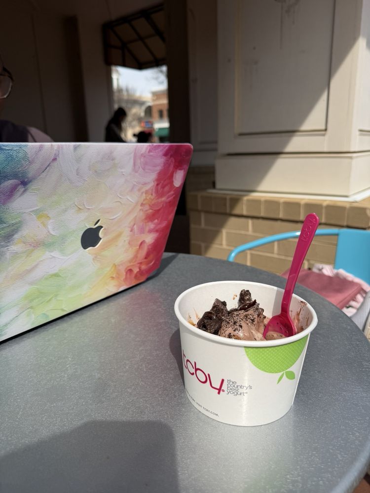 TCBY Rea Farms Logo