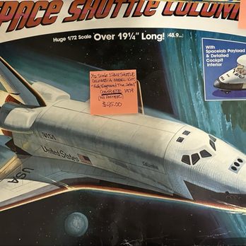 Buried Treasures - Space shuttle model kit 1/72 scale - Antiques Near Me - Sebastian, Florida