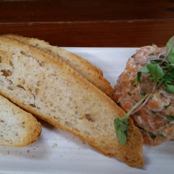 L'Atelier - Tartare au deux saumons- a balanced taste with câpre & yogourt - Canadian (New) Near Me - Quebec City, Quebec L'Atelier - Tartare au deux saumons- a balanced taste with câpre & yogourt - Canadian (New) Near Me - Quebec City, Quebec