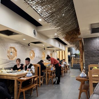 Four Seasons Tea House Hot Pot - Inside - Hot Pot Near Me - Mountain View, California Four Seasons Tea House Hot Pot - Inside - Hot Pot Near Me - Mountain View, California