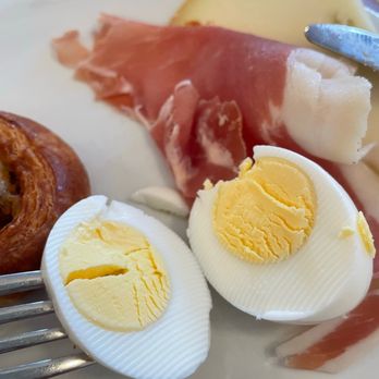 Gallia et Londres - Breakfast buffet offerings- the eggs are not quail or chicken so maybe Guinea fowl? - Lourdes, 65