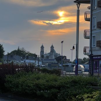 Sheraton Athlone Hotel - Athlone sunset - Hotels Near Me - Athlone, CW Sheraton Athlone Hotel - Athlone sunset - Hotels Near Me - Athlone, CW