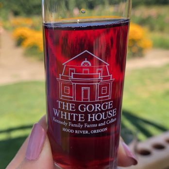 The Gorge White House - Taster - Wineries Near Me - Hood River, Oregon