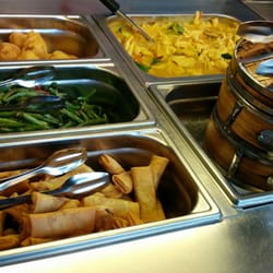 Bai Wei - Lunch buffet: egg rolls etc.