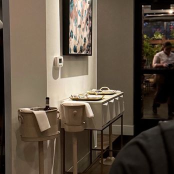 Allora - Wine Bars Near Me - Sacramento, California