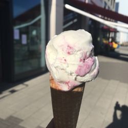 Eiscafe Via Veneto - Griechischer Joghurt und Heidelbeere. Ein Traum.
