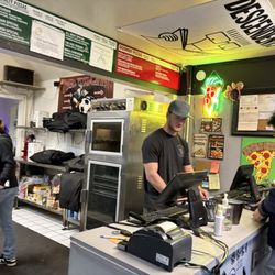 Mile High Pizza - Quaint small place best to do to go