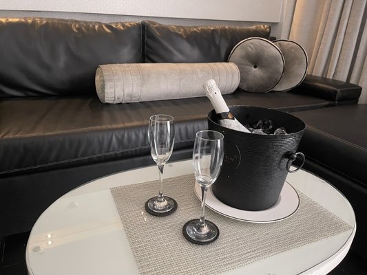 1828 Smart Hotel by null