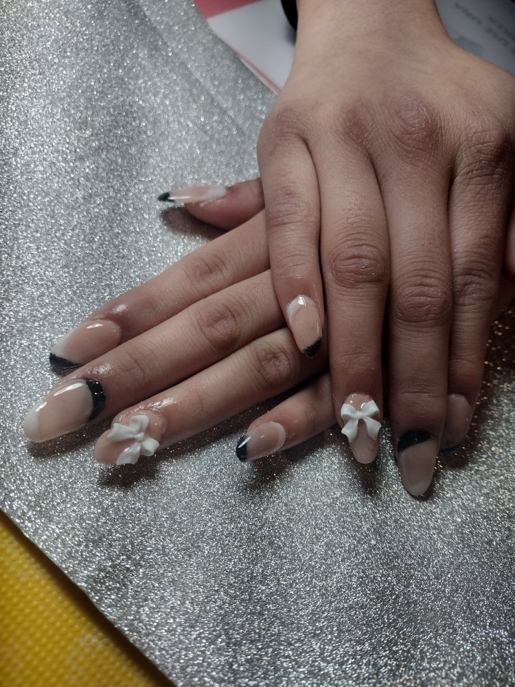 Mimi nail space Logo
