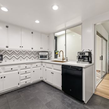Beita Miles - Compass - Real Estate Agents Near Me - Los Angeles, California Beita Miles - Compass - Real Estate Agents Near Me - Los Angeles, California
