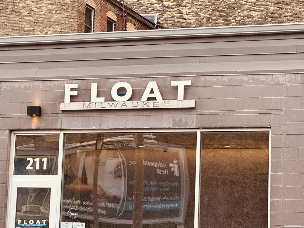 Float Milwaukee