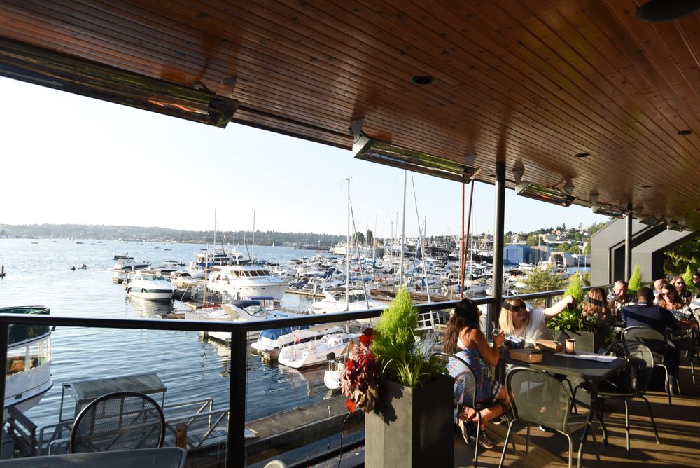 Duke’s Seafood South Lake Union