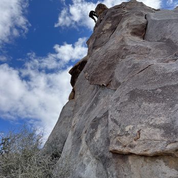 Cliffhanger Guides - Topping out on Super Heroes wall - Climbing Near Me - Joshua Tree, California