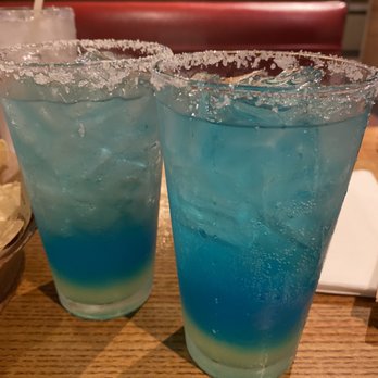 Chili's - Cuervo Blue Margarita... you can see they weren't mixed. Tasted awful. - American Near Me - Carson, California