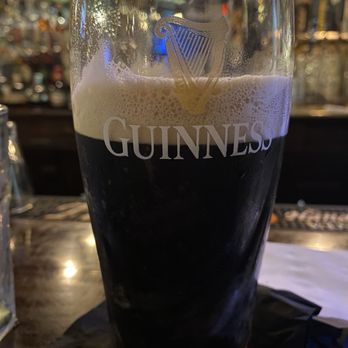 Charity's 1887 Saloon - Guinness - American Near Me - Killington, Vermont