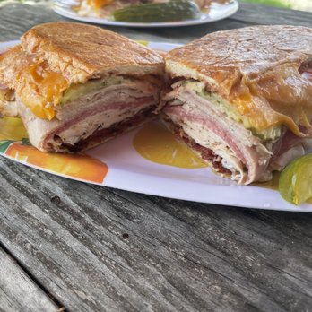 Harts Deli - Capt. Hart - Delis Near Me - South Daytona, Florida