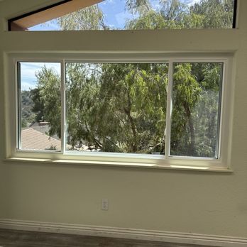 American Vision Windows - Split View Window in the Reptile Room - Windows Installation Near Me - San Diego, California