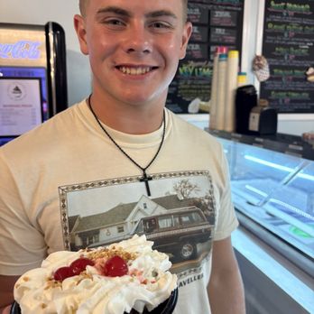 Sweet Savannah's - Brownie Boat with all the toppings - Ice Cream & Frozen Yogurt Near Me - Marathon, Florida Sweet Savannah's - Brownie Boat with all the toppings - Ice Cream & Frozen Yogurt Near Me - Marathon, Florida