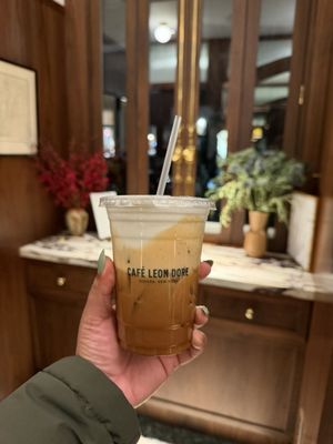 Café Leon Dore by null