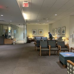 Newton-Wellesley Orthopedic Walk-In - Waiting area for MGH orthopedic doctor