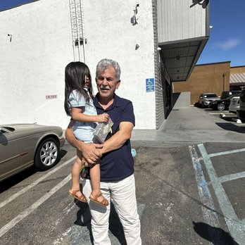 El Vista Auto Sales - The owner Nashat! Great local business! - Car Dealers Near Me - Modesto, California El Vista Auto Sales - The owner Nashat! Great local business! - Car Dealers Near Me - Modesto, California