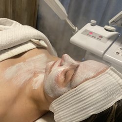 Skin Ceuticals clarifying clay mask paired with steam to help open up the skin and create better products penetration.