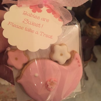 Big Mama's Sugar Cookies - Extra flower cookies were such a nice addition - Bakeries Near Me Big Mama's Sugar Cookies - Extra flower cookies were such a nice addition - Bakeries Near Me