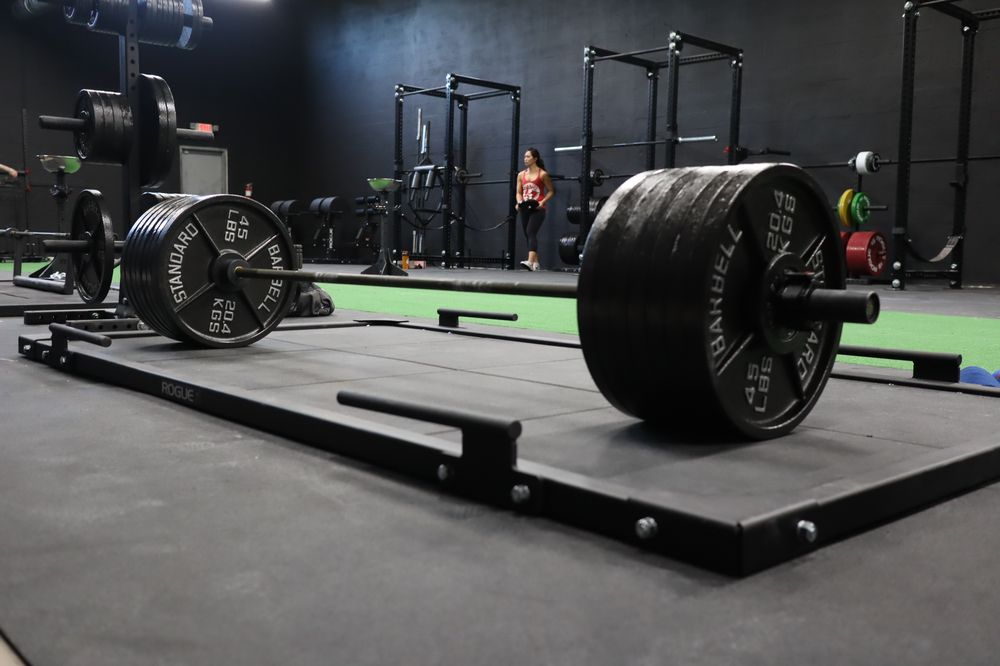 THE HEADQUARTERS BARBELL CLUB Interval Training Gyms 1653 W 33rd Pl