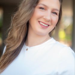 Waxqueens - Beautician of 17 years in the business Waxqueens meet cassie!