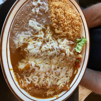 Los Cabos - Enchilada and chili relleno combination - Mexican Near Me - Los Osos, California Los Cabos - Enchilada and chili relleno combination - Mexican Near Me - Los Osos, California