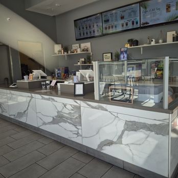 Blendz Boba Tea Lounge - Desserts Near Me - Glendale, Arizona