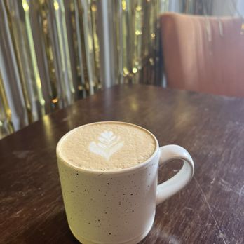 Cafe Plakatówka - Cafes Near Me - Warsaw, MZ