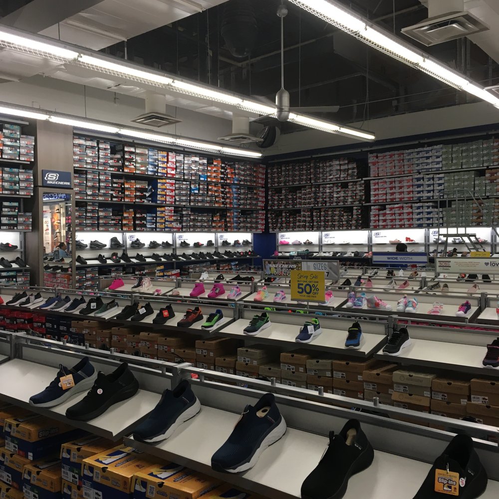 SKECHERS Factory Outlet - Shoe Stores Near Me - Grapevine, Texas SKECHERS Factory Outlet - Shoe Stores Near Me - Grapevine, Texas