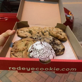 Red Eye Cookie - 4 chocolate Chip 3 Cookies and Cream 1 Red Velvet 1 Peanut Butter - Desserts Near Me - Richmond, Virginia