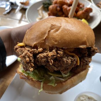 Score on King - Crispy Chicken Sandwich - Sports Bars Near Me - Toronto, Ontario