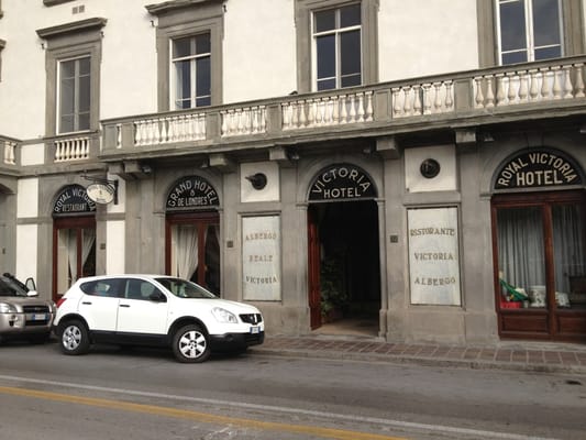 Royal Victoria Hotel by null